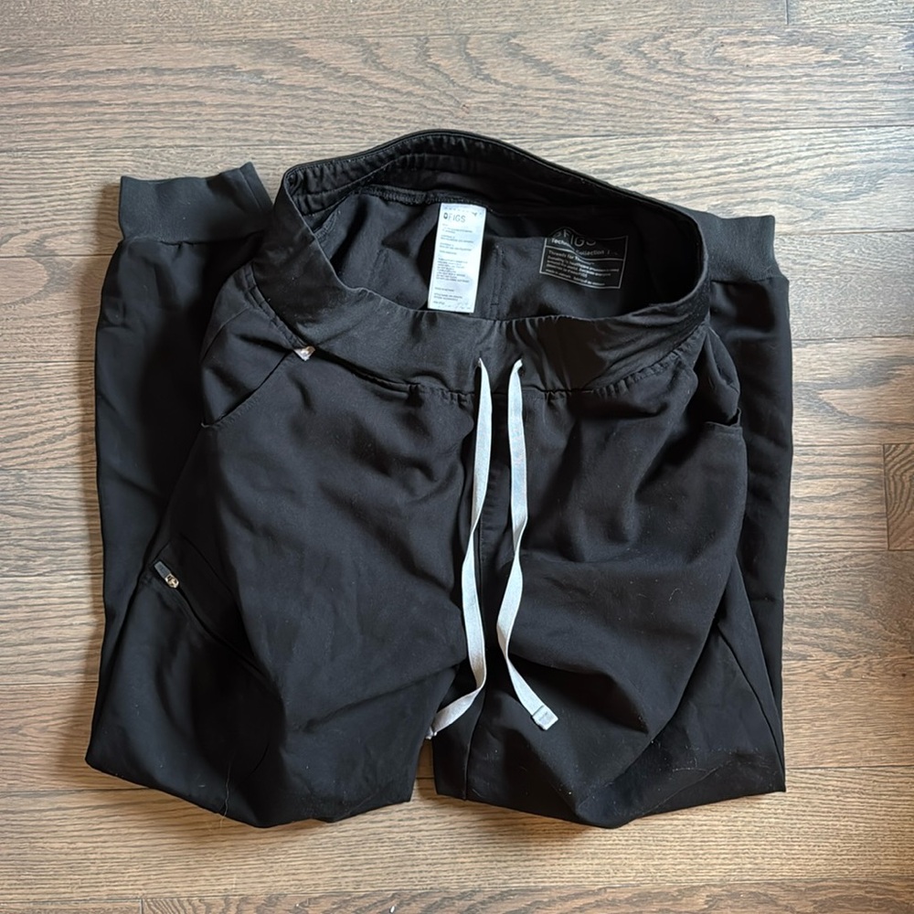 Figs Large Black Jogger scrub pant